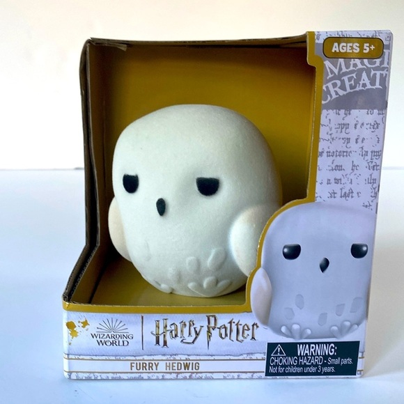 Warner Bros. Other - Wizarding World HeadStart 2023 collectible figures Furry Hedwig 5"